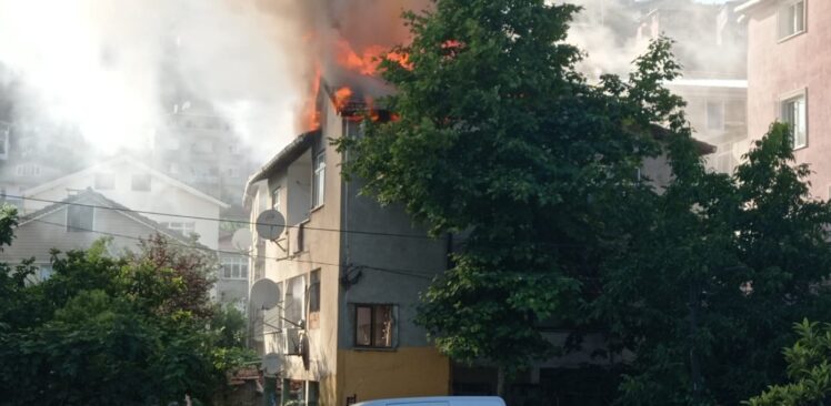 Ortaçeşme Mahallesi’nde büyük yangın