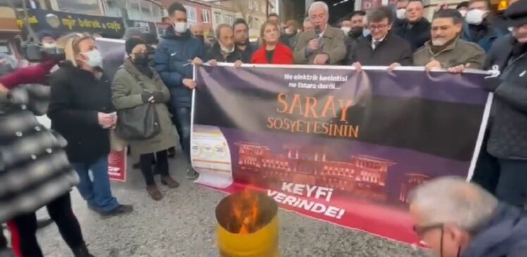 İstanbul’da elektrik zammı protestosu