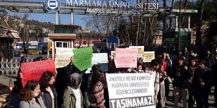 Marmara Üniversitesi Öğrencilerinden Kampüs Protestosu