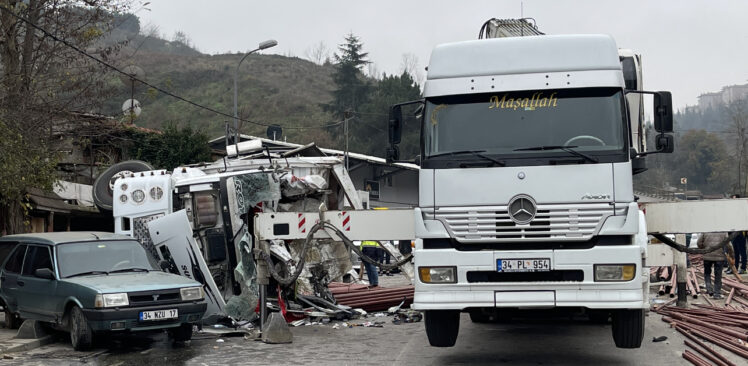 Çubuklu’da TIR Devrildi, yaralılar var!